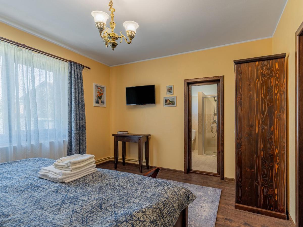 Hotel Casa Saraste Rîşnov Exterior foto